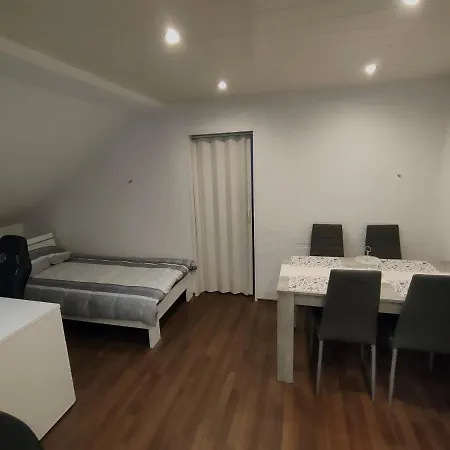 Ruhige Stadtwohnung In Duesseldorf Apartment Dusseldorf